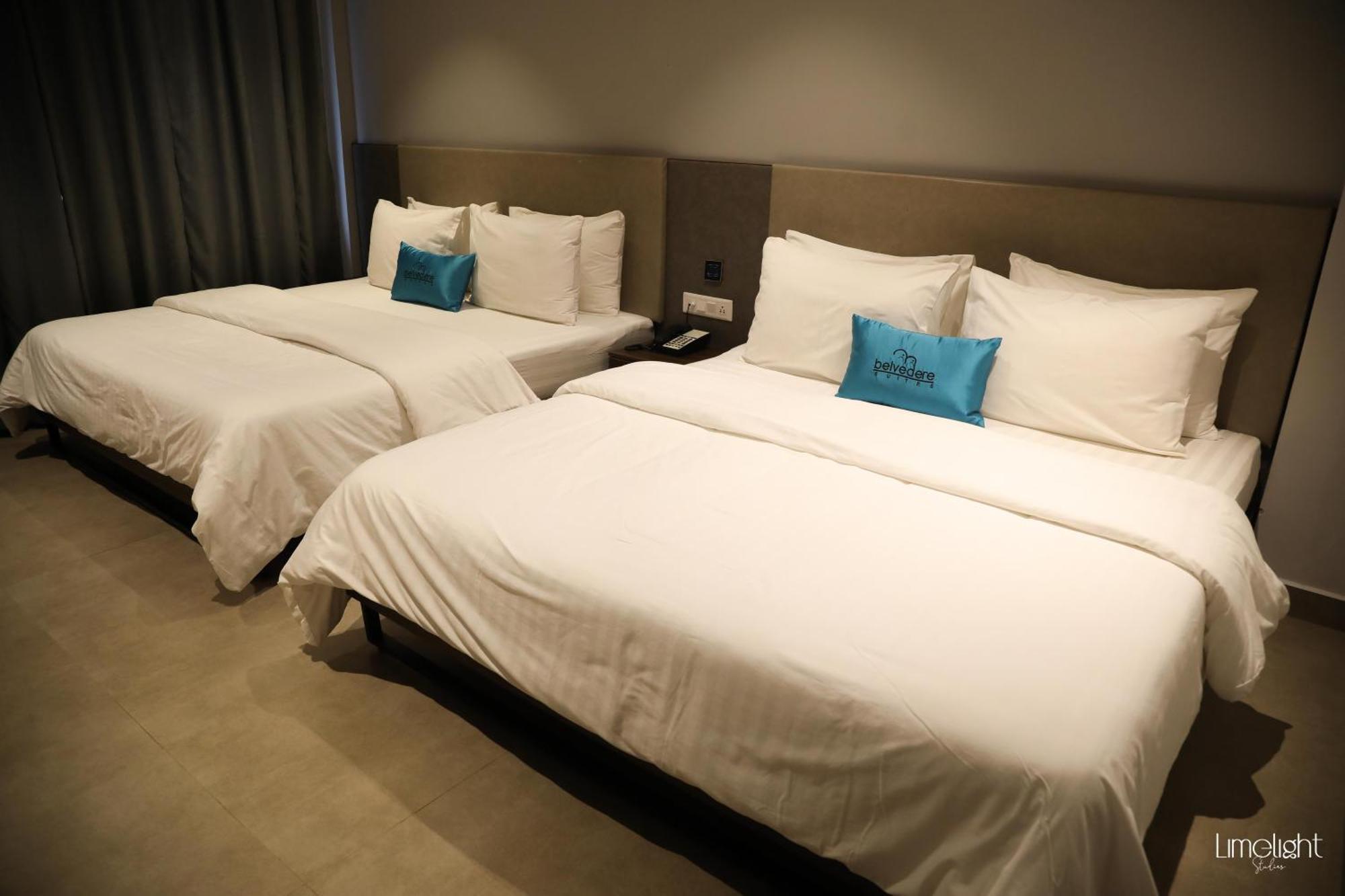 Belvedere Suites Greater Noida Buitenkant foto