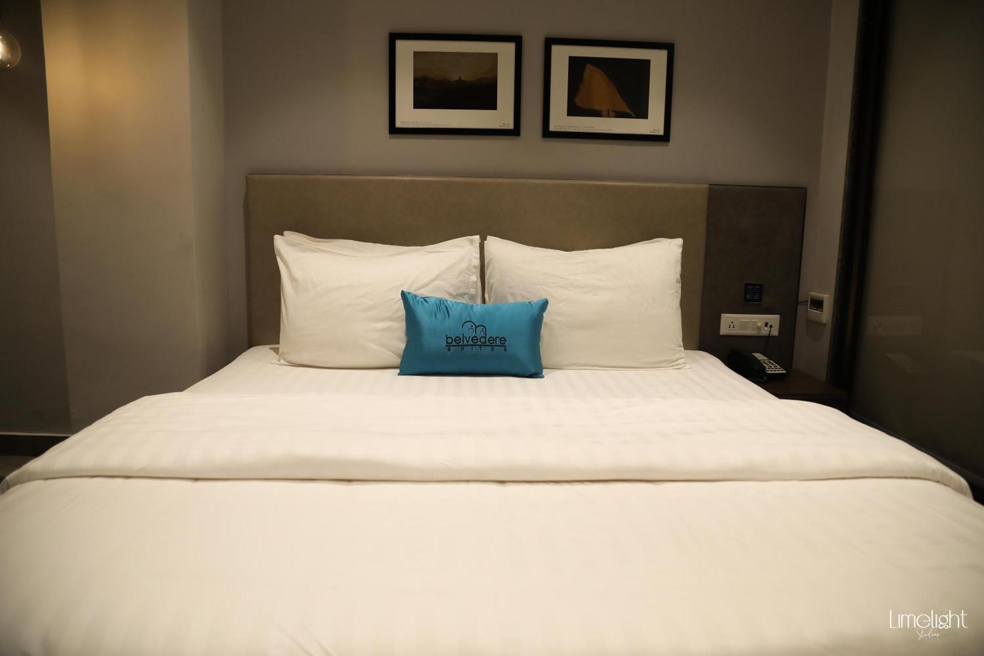 Belvedere Suites Greater Noida Buitenkant foto