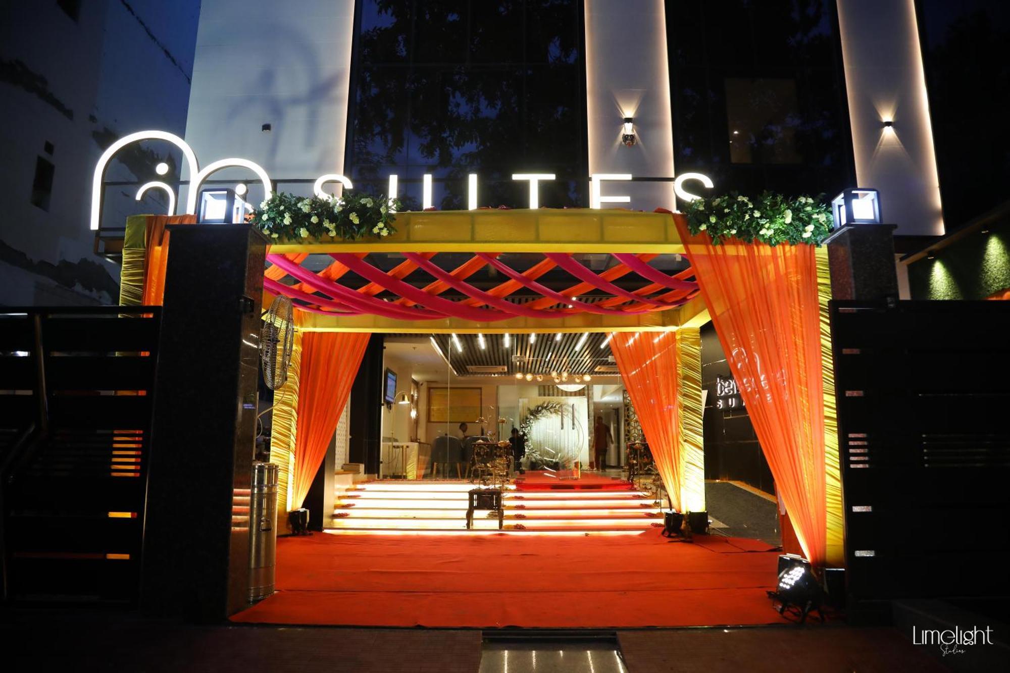 Belvedere Suites Greater Noida Buitenkant foto