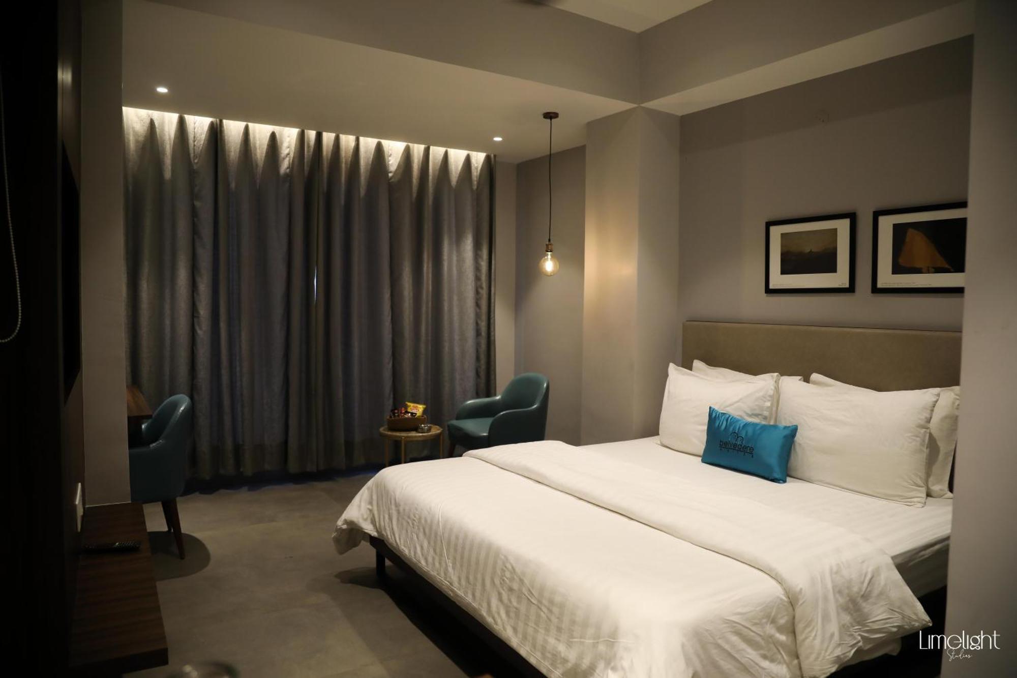 Belvedere Suites Greater Noida Buitenkant foto