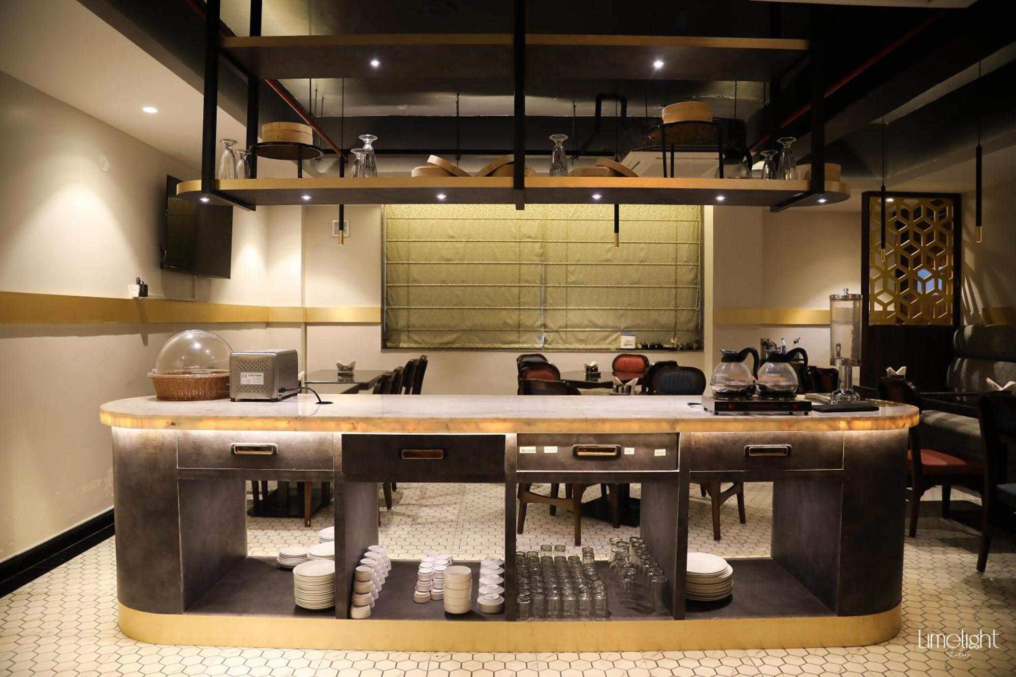 Belvedere Suites Greater Noida Buitenkant foto
