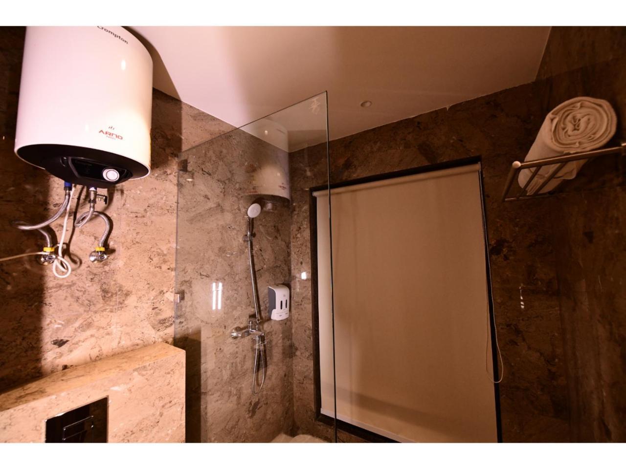 Belvedere Suites Greater Noida Buitenkant foto