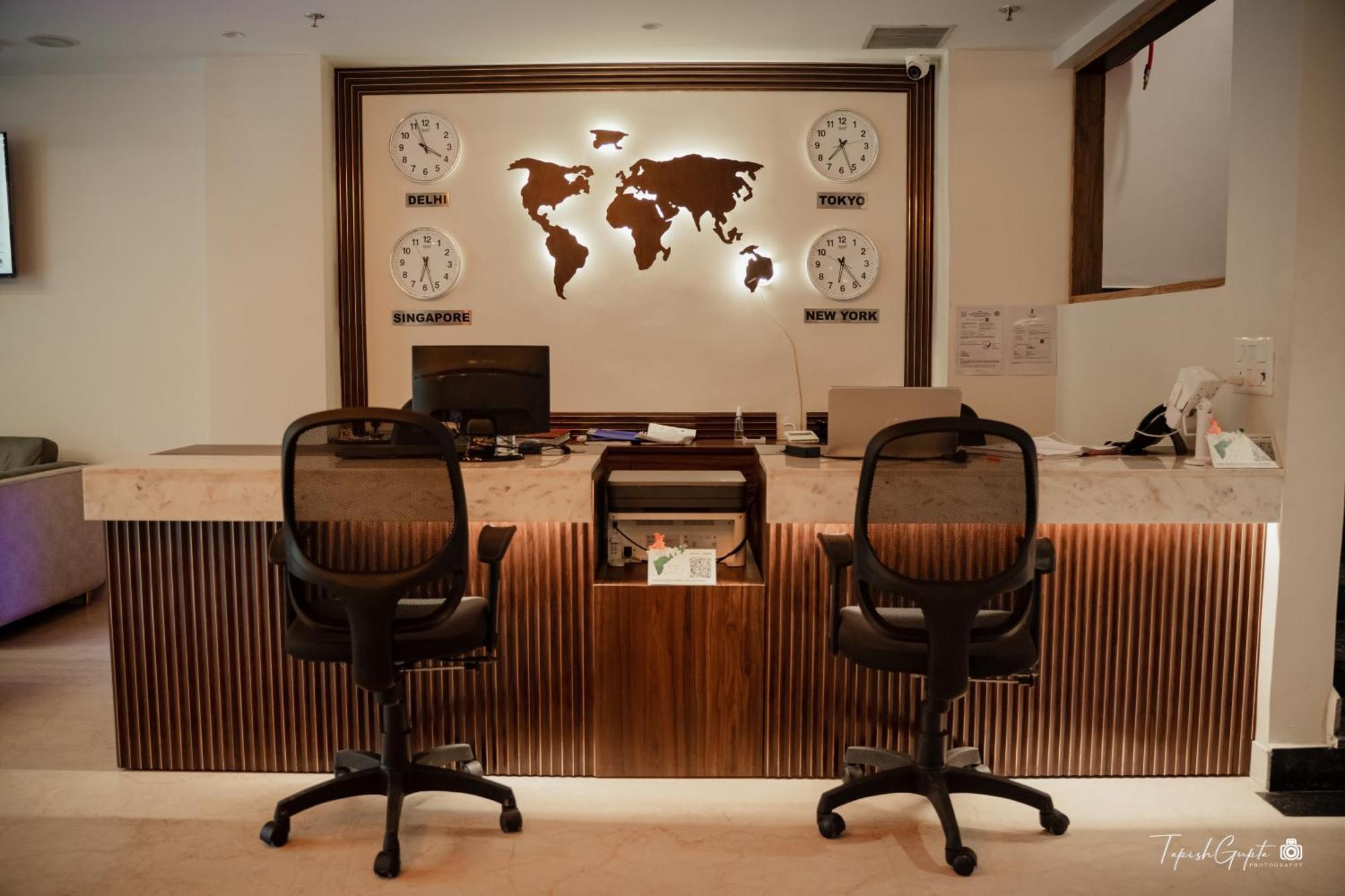 Belvedere Suites Greater Noida Buitenkant foto